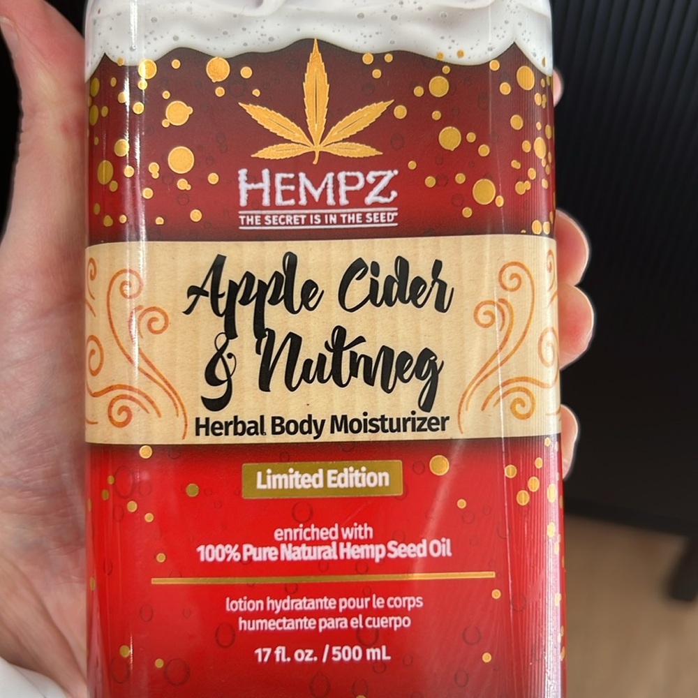Hemps Limited Edition Apple Cider and Nutmeg Body Moisturizer - Picture 3 of 3